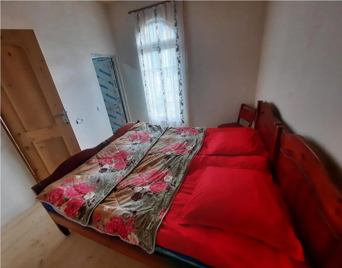 Nino & Tarzan Guesthouse Adishi Екстериор снимка